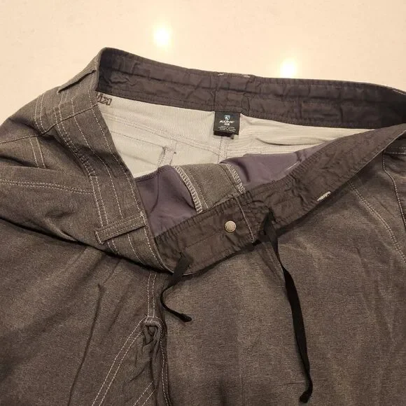 Kuhl mens lightweight shorts. Size 38